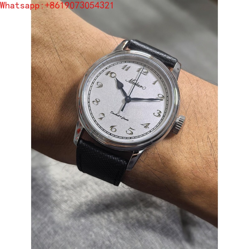 นาฬิกาข้อมือจักรกล The Great Q - Jewelry Watch บทวิจารณ์และราคา