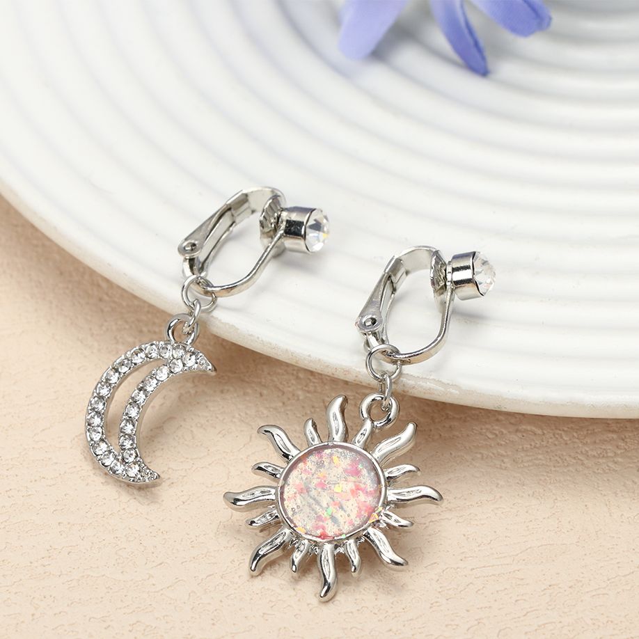 เครื่องประดับหนีบสะดือปลอม รูป - Moon Star Earrings บทวิจารณ์และราคา