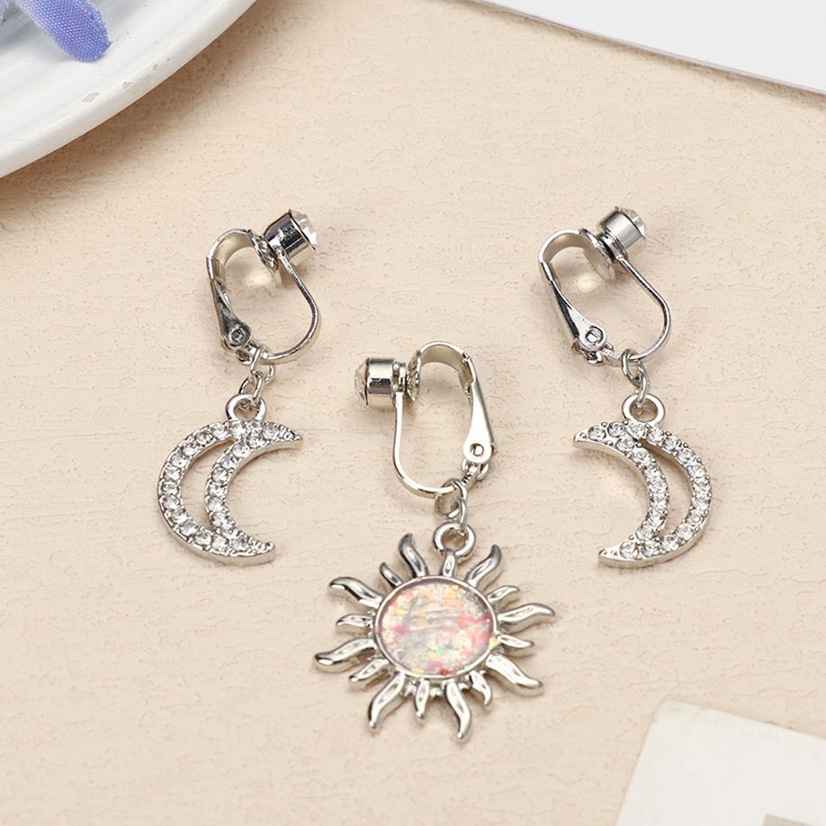เครื่องประดับหนีบสะดือปลอม รูป - Moon Star Earrings บทวิจารณ์และราคา
